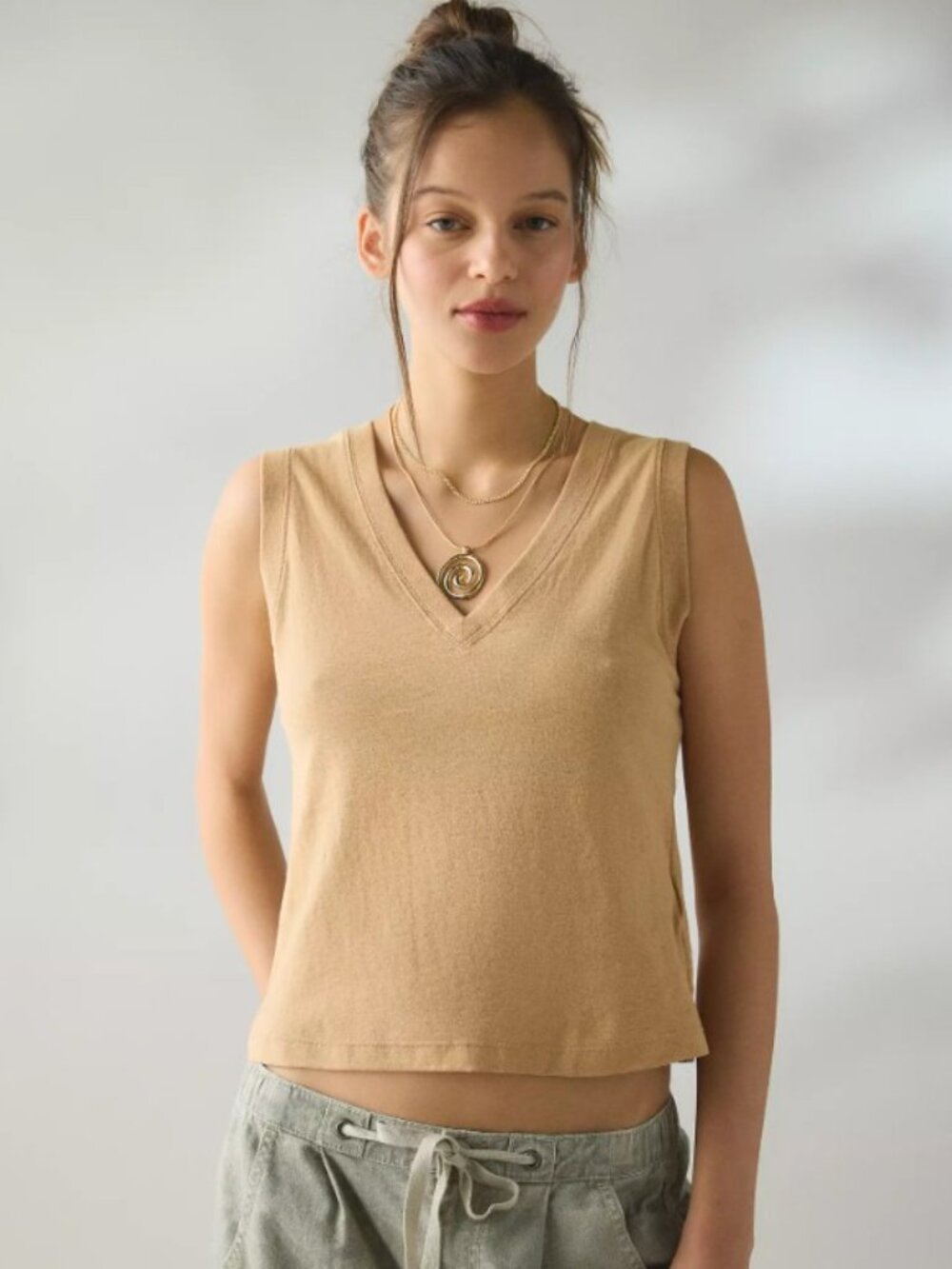 (UO-28) Urban Outfitter BDG V-Neck Sleeveless Spill The Tee